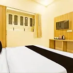 Goroomgo Vrrinda Home Stay Varanasi Enjoy Free Wifi- Free Parking And Restaurent Available