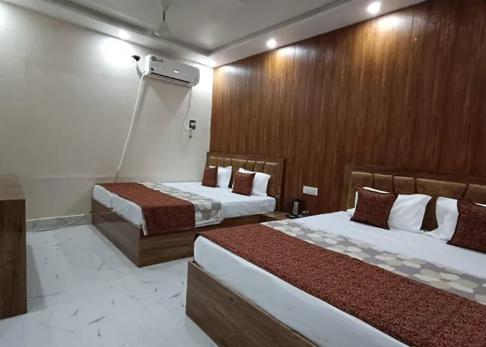 Goroomgo Vrrinda Home Stay Varanasi Enjoy Free Wifi- Free Parking And Restaurent Available