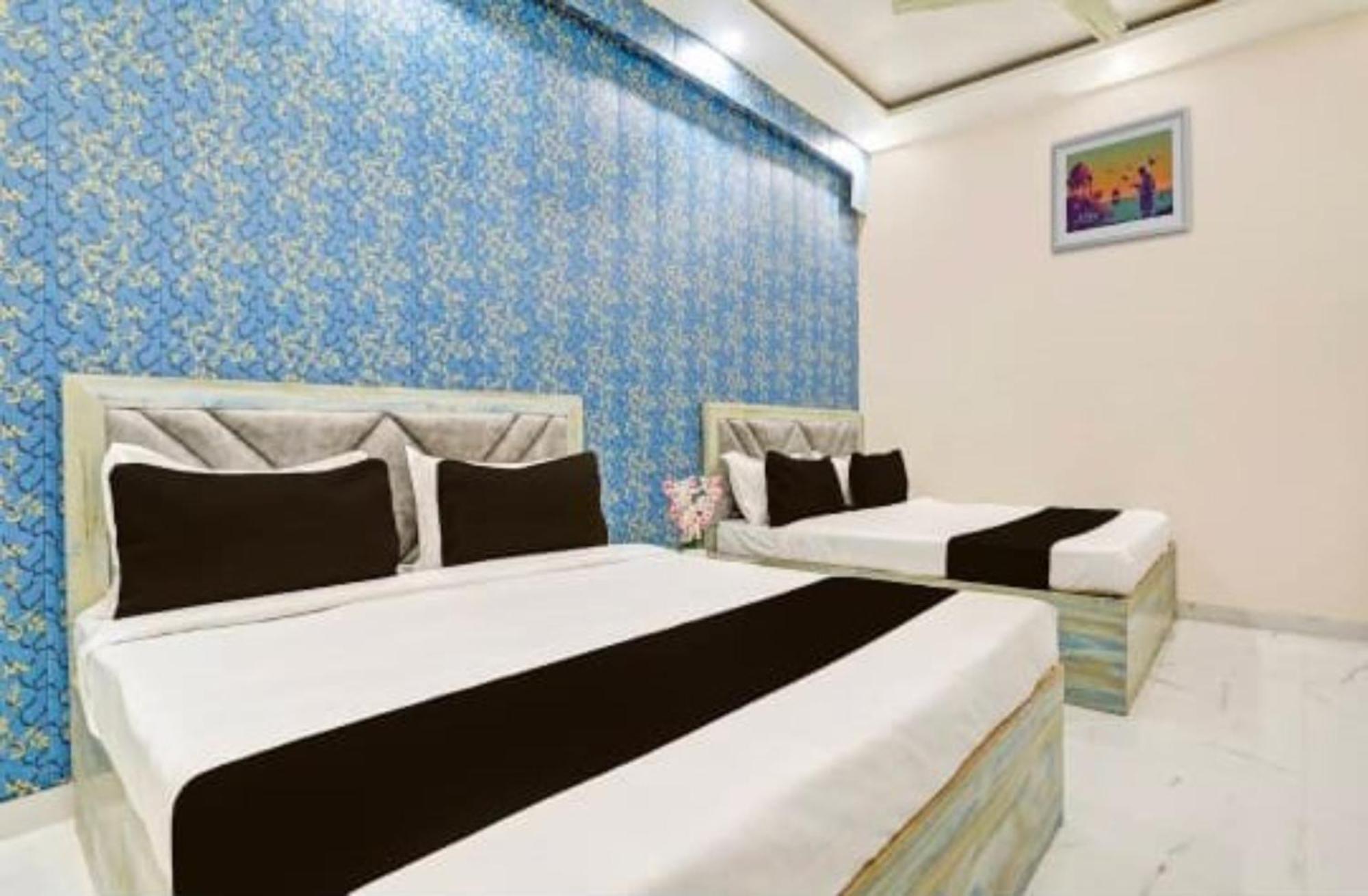 Goroomgo Vrrinda Enjoy Free Wifi- Free Parking And Restaurent Available Hotel 3*