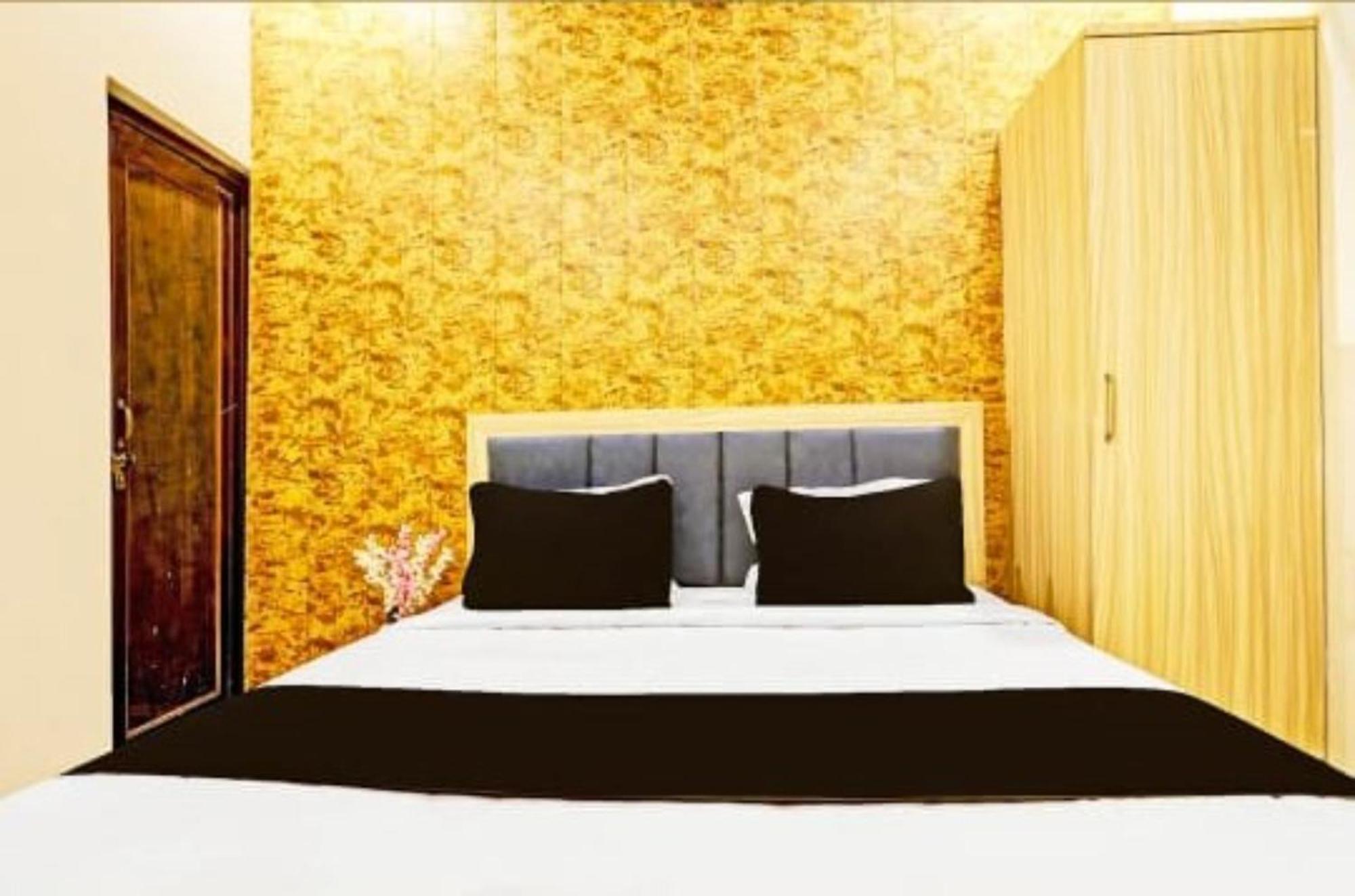 Goroomgo Vrrinda Enjoy Free Wifi- Free Parking And Restaurent Available Hotel Varanasi