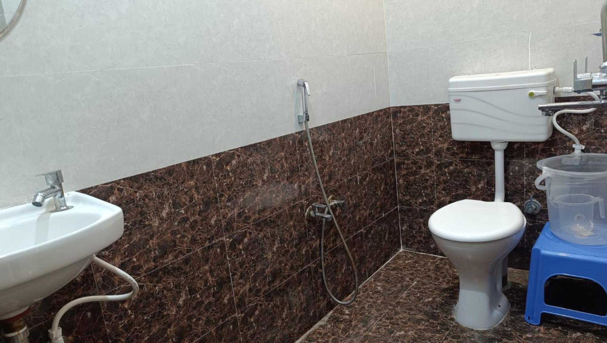 Goroomgo Vrrinda Enjoy Free Wifi- Free Parking And Restaurent Available 3* Varanasi